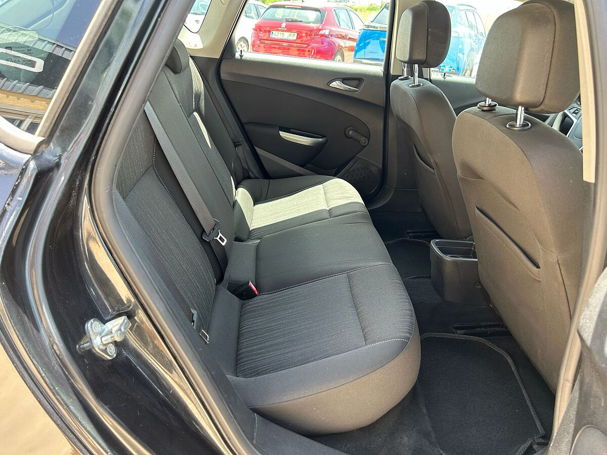 OPEL ASTRA SELECTIVE 1.6 SPANISH LHD IN SPAIN ONLY 81000 MILES SUPER 2012